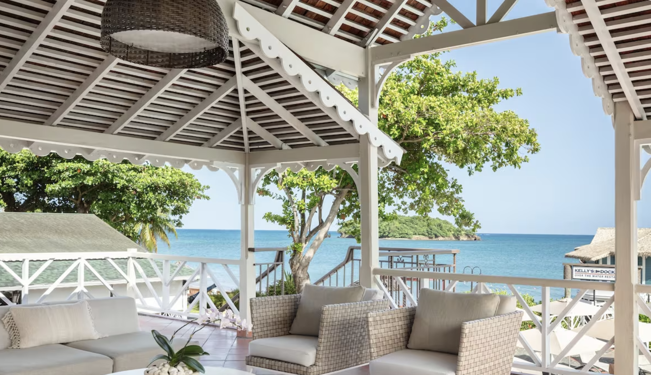 Sandals Halcyon Beach 