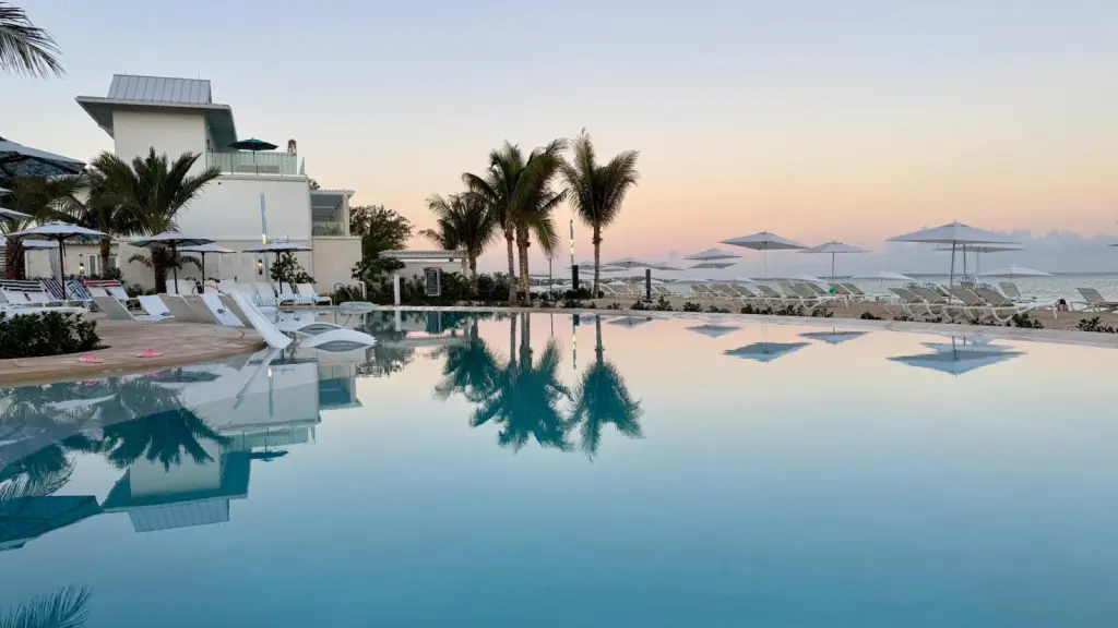 Grace Bay pool beaches resort